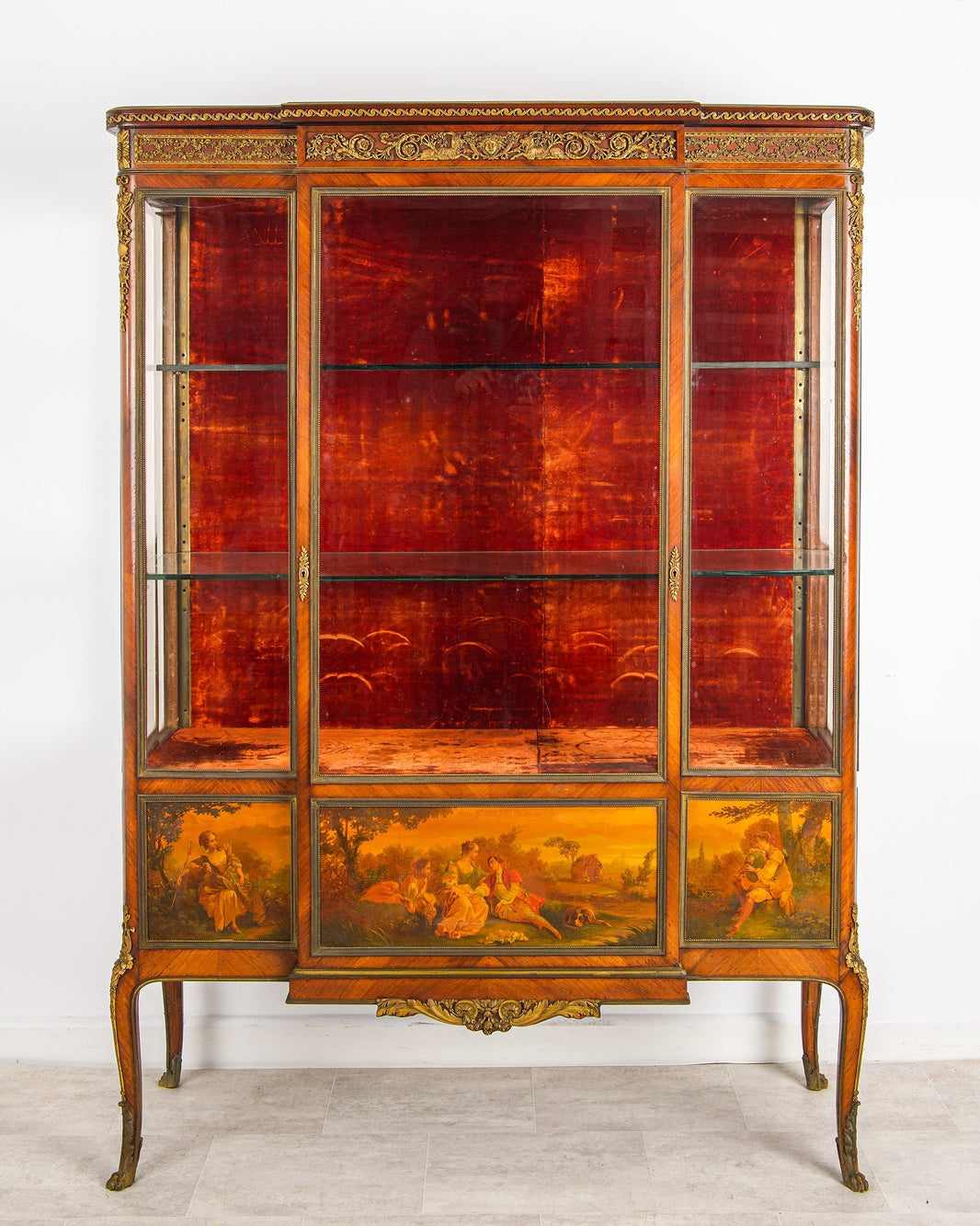 The Ultimate Buyer's Guide to Antique Display Cabinets & Vitrine Cabinets
