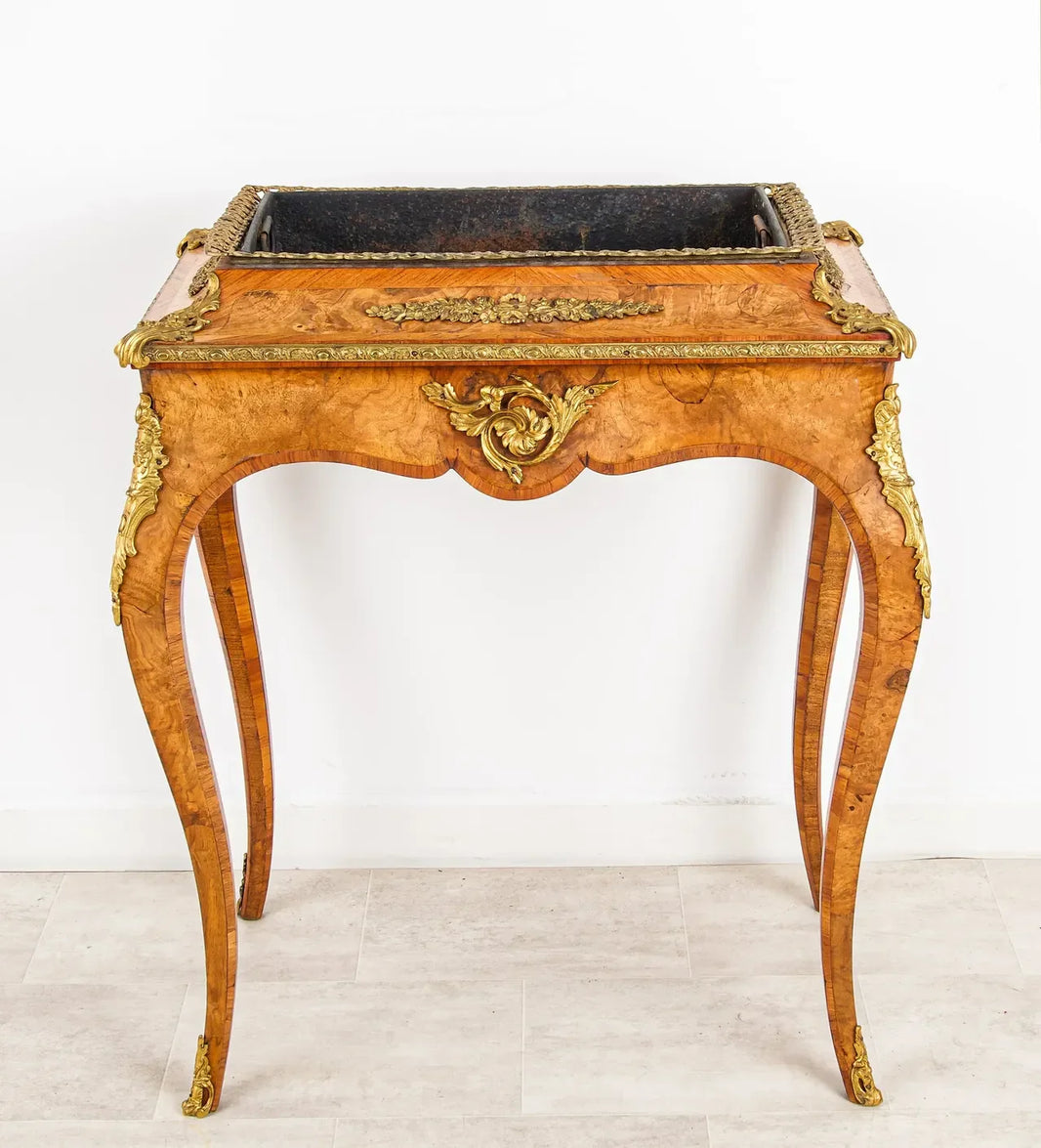 Louis XV vs Louis XVI Furniture - What's the Difference?