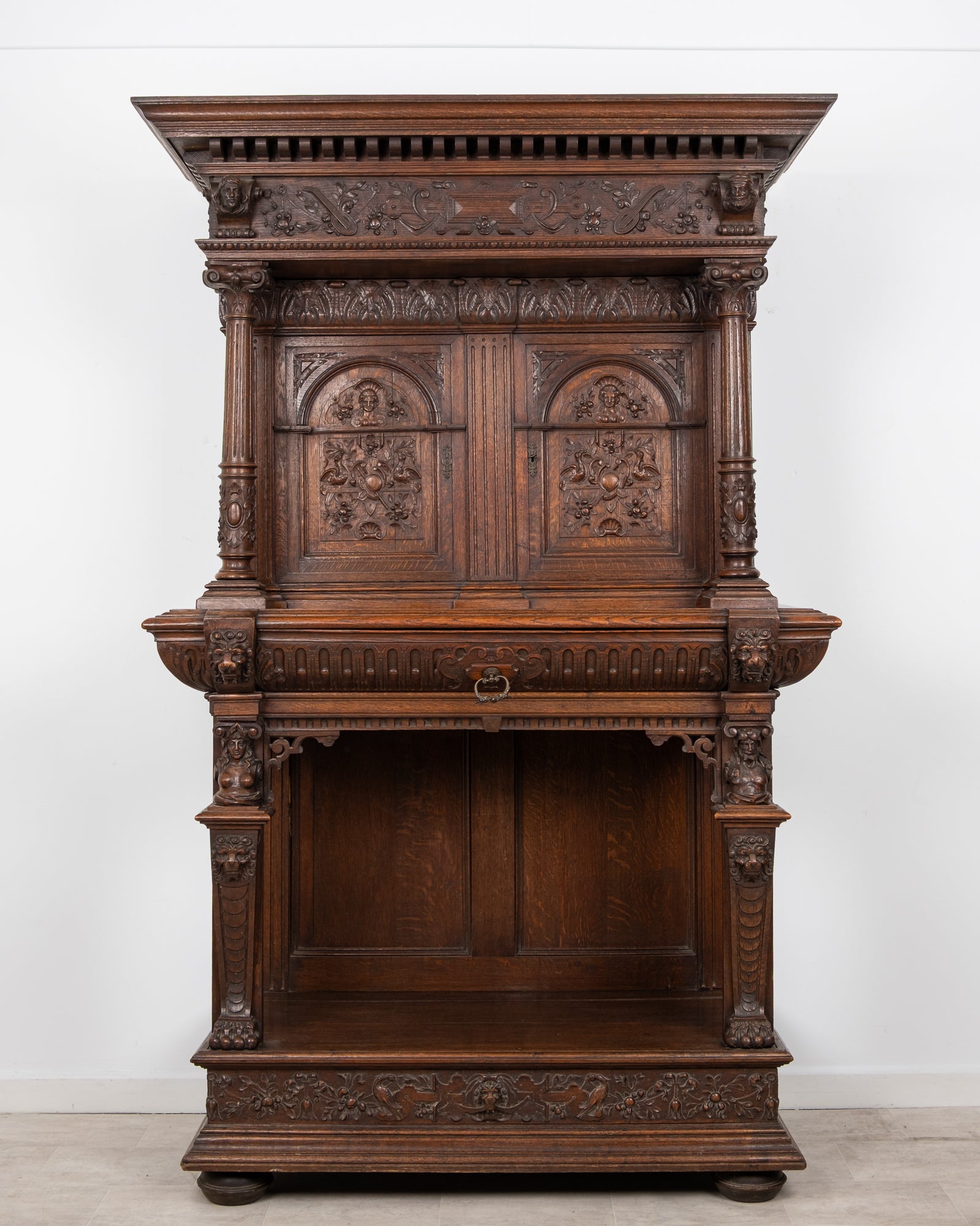 19th Century Renaissance Revival Carved Oak Buffet Hall Cupboard c.1880