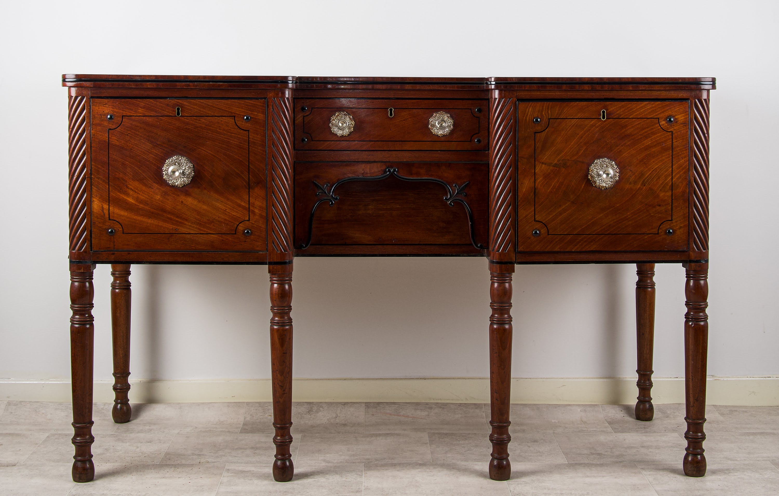 Exceptional Georgian Mahogany Sideboard Attributed to David Morley, c.1835