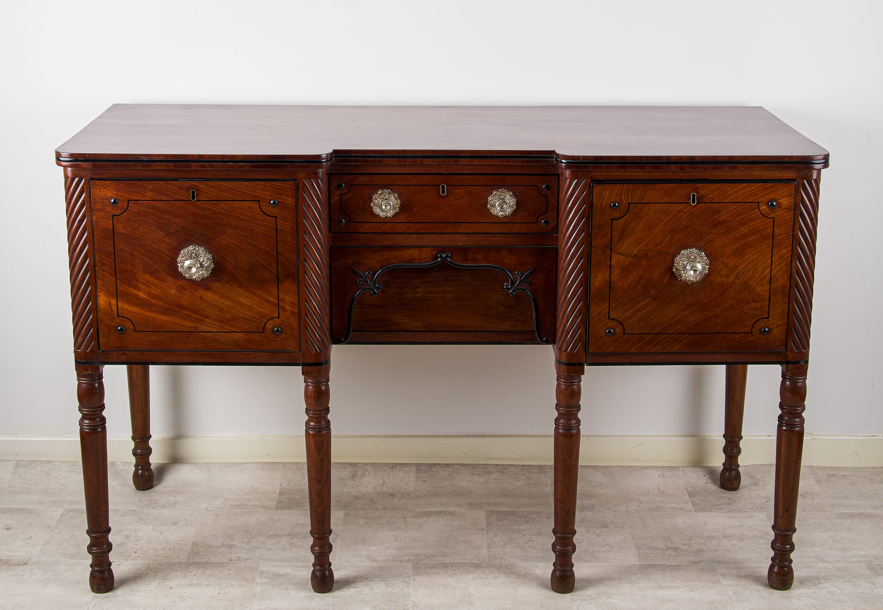 Exceptional Georgian Mahogany Sideboard Attributed to David Morley, c.1835