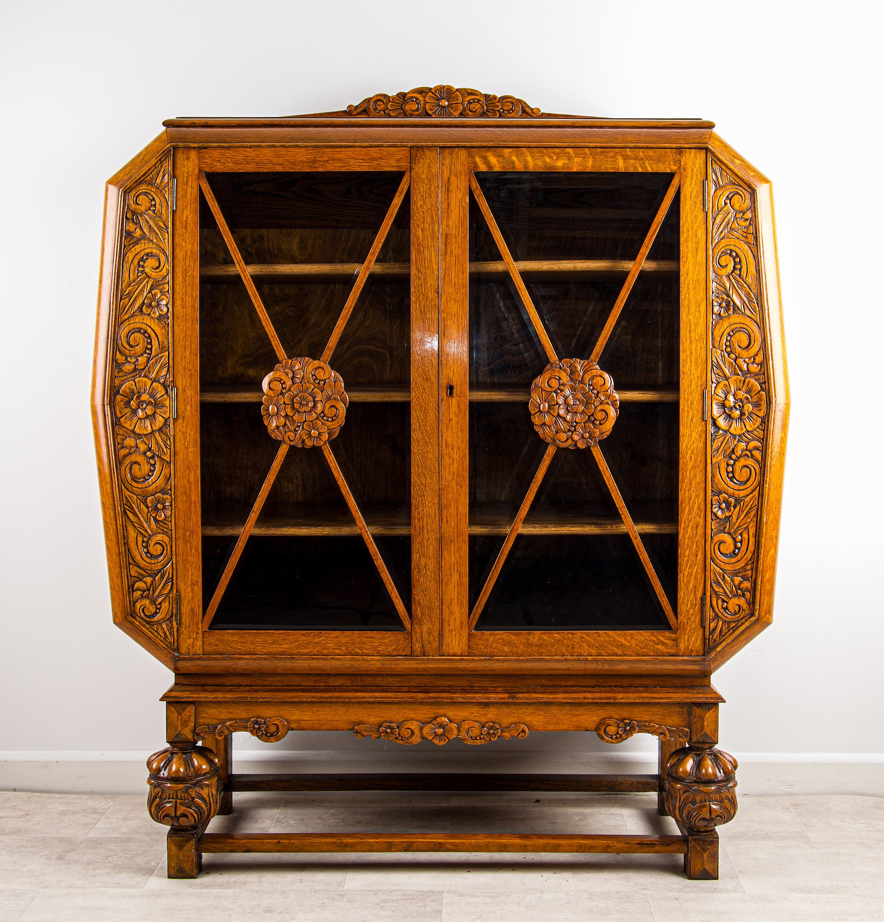 Antique Carved Oak Display Cabinet Bookcase - Leaded Glass Doors & Floral Carvings c.1920