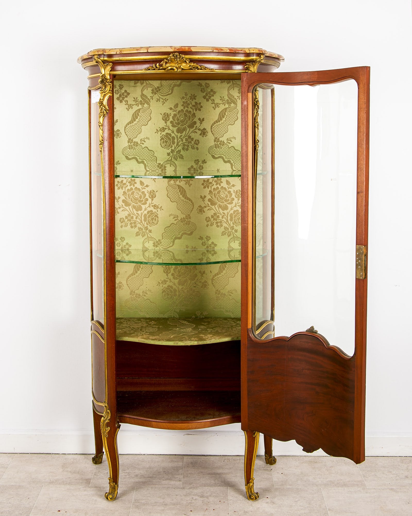 Antique French Ormolu Mounted Vitrine Cabinet In The Manner Of François Linke