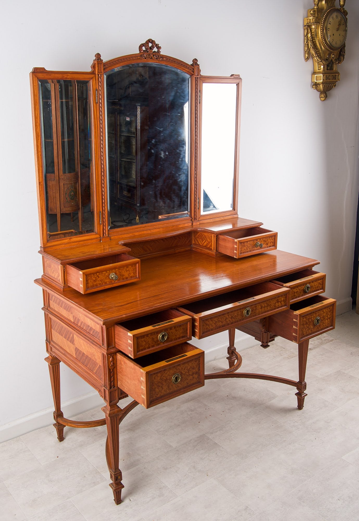 Antique Edwardian Satinwood Dressing Table Vanity with Triple Mirror & Inlaid Decoration c.1910